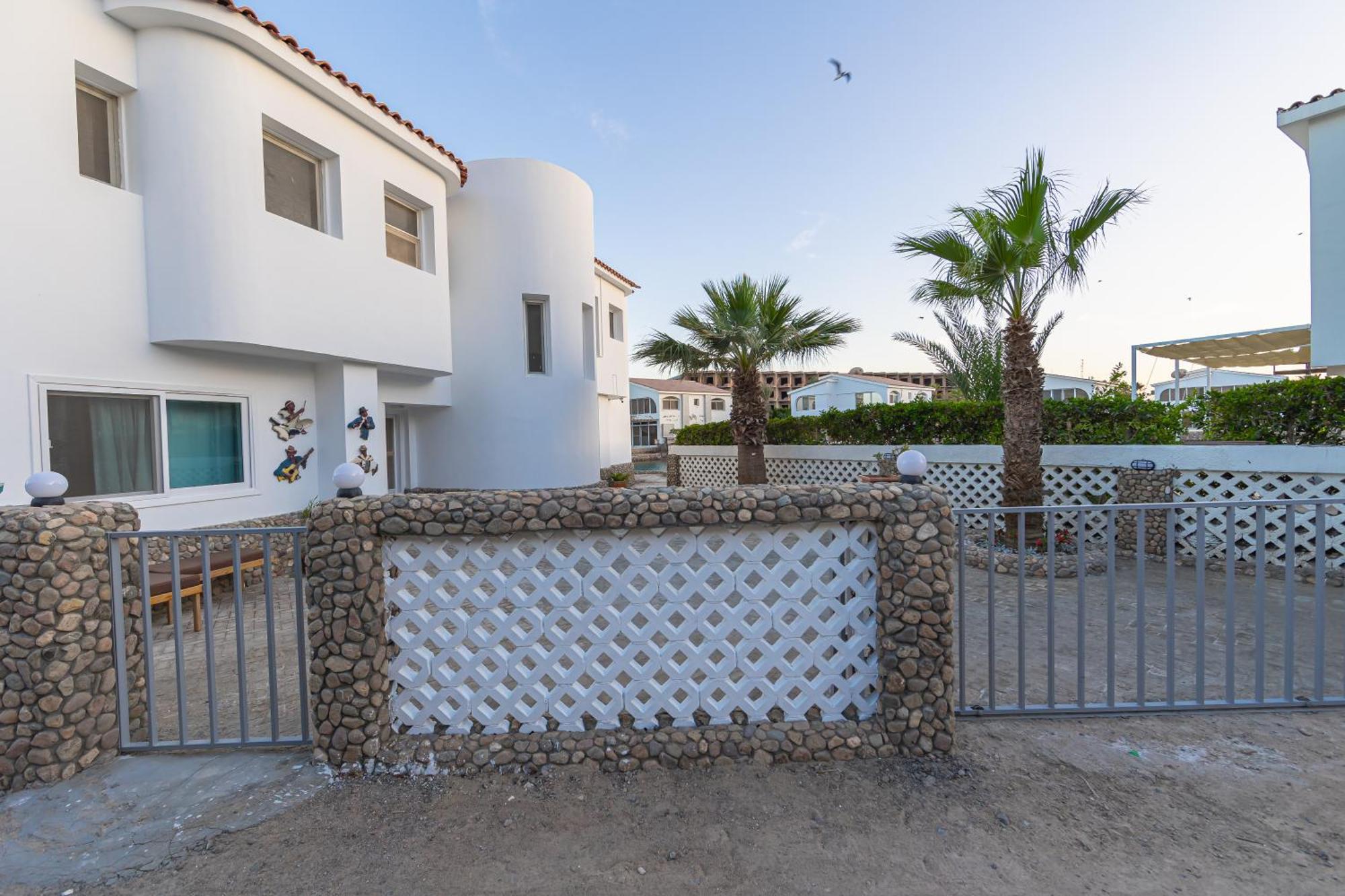 Aden Beach - Sea View Room With Beach Access In Villa Hurghada Exterior foto